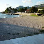 Katica-u Blizini Plaze 