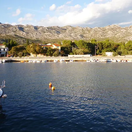 Katica-u Blizini Plaze 