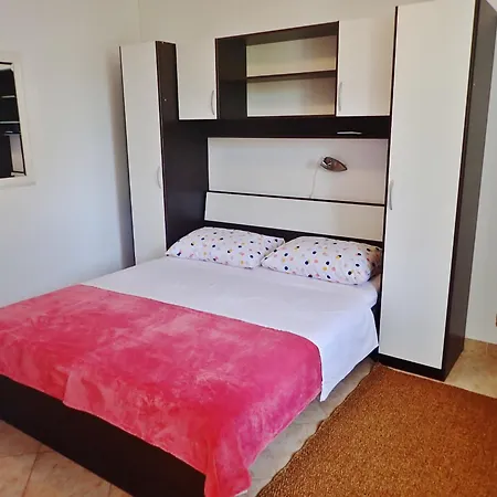 Katica-u Blizini Plaze 