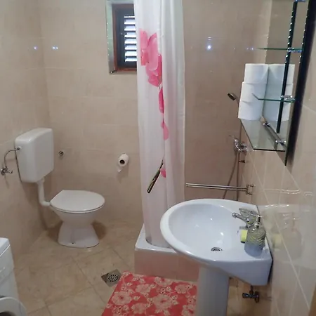 Katica-u Blizini Plaze 