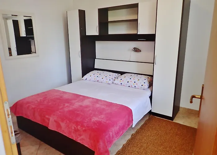 Katica-u Blizini Plaze 